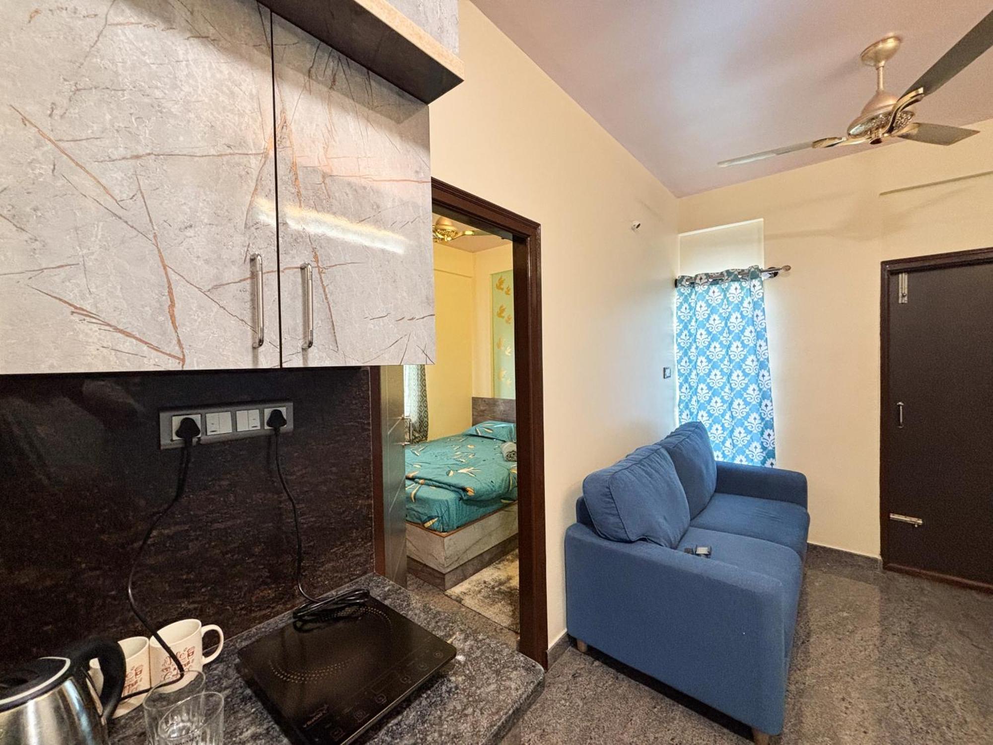 Visla Service Near Dlf Newtown अपार्टमेंट *